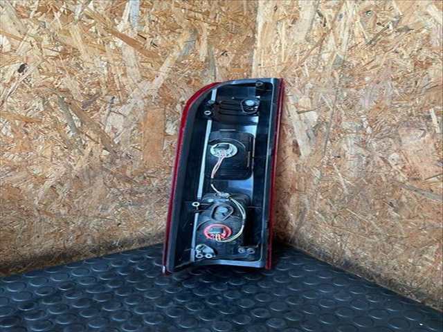 Foto 2ª: Piloto Trasero Derecho Renault Trafic COMBI 9 L1H1 2 8T 8/9 PLAZAS) 140CV (2014)