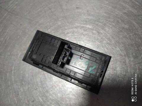 Foto 2ª: Botonera Elevalunas Skoda Octavia ACTIVE 105CV 77KW [CLH] (2015)