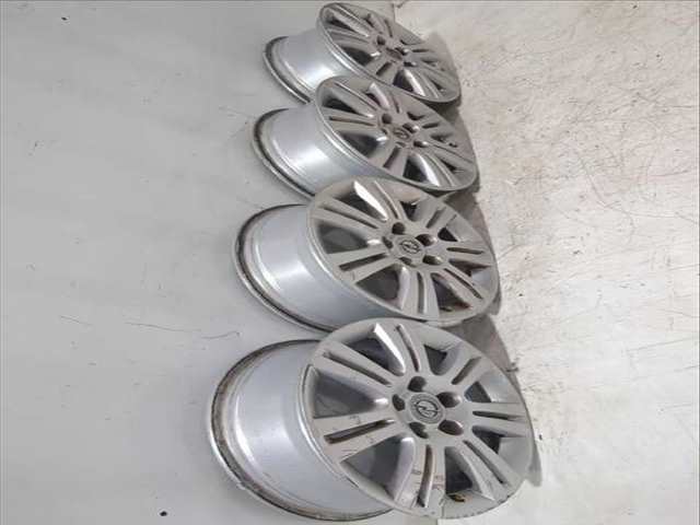 Foto 3ª: Juego LLantas Opel Astra 1.7 CDTI L69) 101CV [Z 17 DTH] (2007)