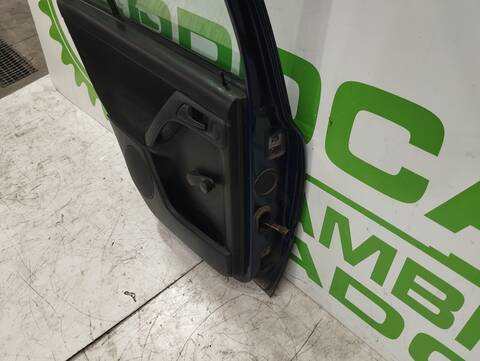 Foto 2ª: Puerta Trasera Izquierda Volkswagen Golf 1.9 DIESEL BERLINA 64CV 47KW [AEY] (1996)