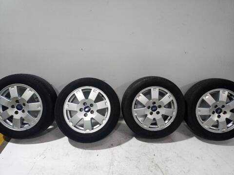 Juego LLantas Ford Mondeo GHIA 06.2003 ) D) 131CV