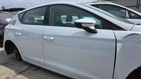 Foto 1ª: Puerta Delantera Derecha Seat Leon STYLE 105CV 77KW (2012)