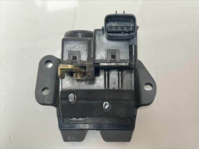 Cerradura Maletero Portón Kia Carens 2.0 CRDI 103KW