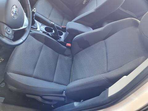 Asientos Traseros Toyota Auris ACTIVE 132CV 97KW