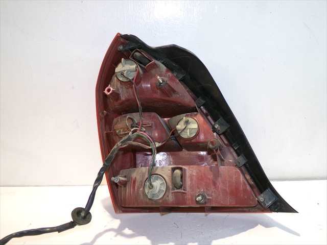 Foto 2ª: Piloto Trasero Derecho Hyundai Elantra 2.0 CRDI 2000-2003 [D4EA] (2003)