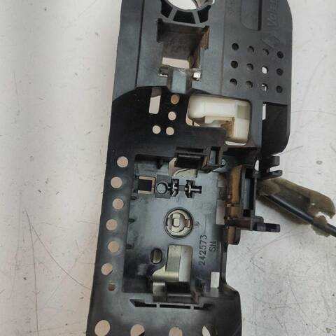 Foto 2ª: Cerradura Puerta Trasera Izquierda Renault Scenic 1.5 DCI JZ09 JZ0D JZ10 JZ14 JZ1G JZ29 JZ2C) GRAND (2009)