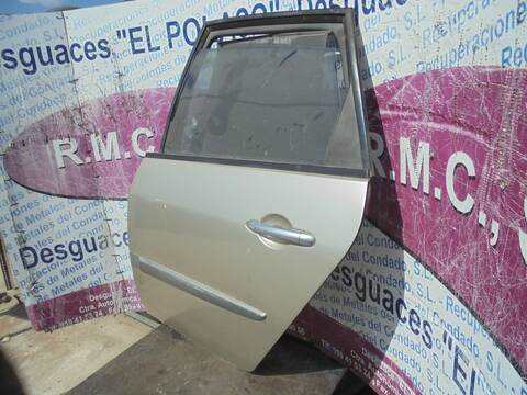 Foto 3ª: Puerta Trasera Izquierda Renault Scenic AUTHENTIQUE 106CV 78KW [K9K P7] (2006)