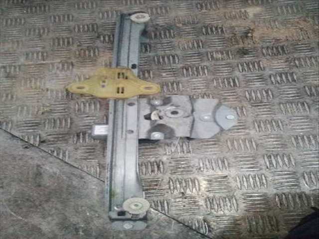 Foto 4ª: Elevalunas Eléctrico Delantero Derecho Renault Clio EXPRESSION 75CV 55KW [K9K C6] (2015)