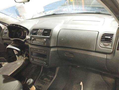 Foto 2ª: Salpicadero Skoda Fabia 1.6 TDI 75CV 55KW [CAY] (2011)