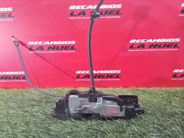 Foto 1ª: Cerradura Puerta Delantera Izquierda Renault Master 2.3 DCI 125 FWD FV0C FV0D FV0G FV0H FV0J FV0K) 125CV 92KW FURGONETA [M9T 670,M9T 672,M9T 676,M9T 678,M9T 680,M9T 870,M9] (2013)