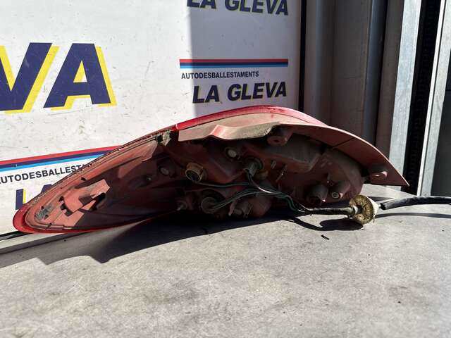 Foto 2ª: Piloto Trasero Derecho Mazda 2 1.6 DI 90CV [Y6] (2010)