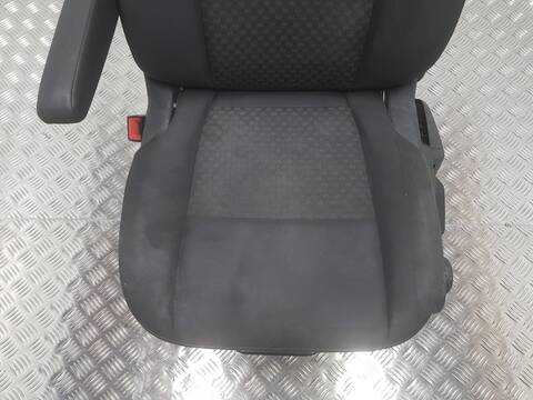 Foto 2ª: Asiento Delantero Izquierdo Ford Transit 300 L2 LIMITED (2019)