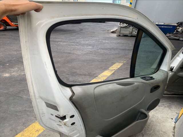 Foto 2ª: Puerta Delantera Izquierda Nissan Primastar 2.0 DCI 115CV 0CV [M9R 782] (2008)