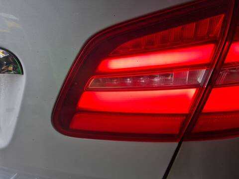 Foto 3ª: Piloto Portón Derecho Mercedes Clase B 150 B 180 CDI 246.212) 109CV 80KW [K9K] (2016)