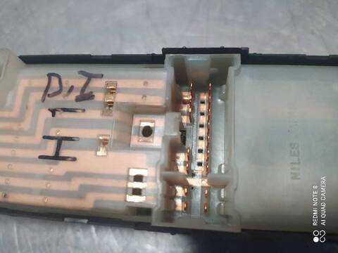 Foto 3ª: Botonera Elevalunas Nissan X-Trail COMFORT 114CV 84KW T30) [YD22ETI] (2002)