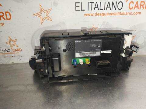 Foto 4ª: Sistema GPS Renault Laguna EMOTION PLUS COUPE 150CV 110KW [M9RA8] (2010)