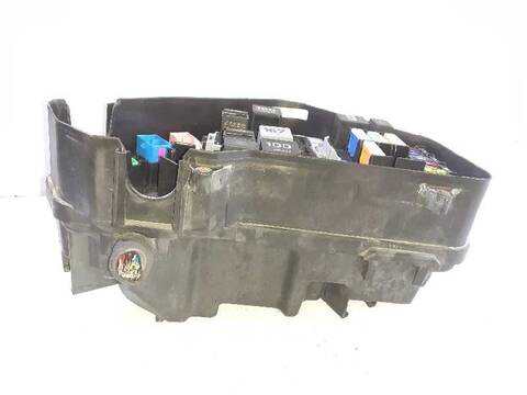 Foto 3ª: Caja Reles Fusibles Porsche Cayenne TURBO 450CV 331KW [M4850] (2005)