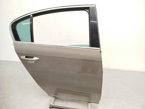 Foto 3ª: Puerta Trasera Derecha Volkswagen Passat 1.8 TSI 160CV 118KW [CDAA] (2011)