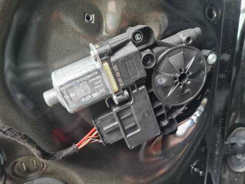 Elevalunas Manual Trasero Izquierdo Audi A1 25 TFSI BASICO 95CV 70KW