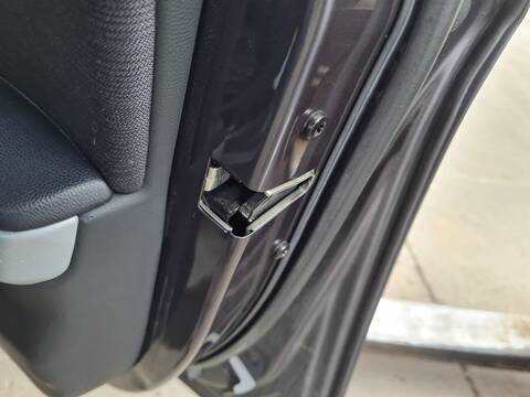 Foto 1ª: Cerradura Puerta Delantera Derecha Bmw Serie 3 315 325I BERLINA 218CV 160KW [N52B25A] (2005)