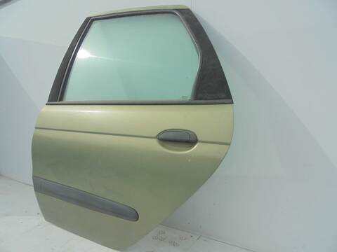 Foto 2ª: Puerta Trasera Izquierda Renault Scenic 1.9 DCI AUTHENTIQUE 80CV 59KW JA..) [F9Q Q7] (2002)