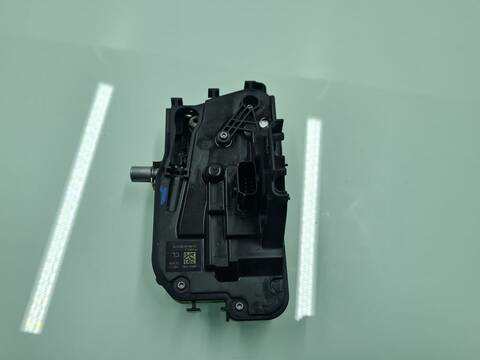 Foto 3ª: Cerradura Puerta Delantera Izquierda Ford Fiesta 1.1 CAT 86CV 63KW (2017)