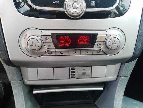 Foto 4ª: Mando Climatizador Ford Focus AMBIENTE D) BERLINA 90CV 66KW [HHDA] (2011)