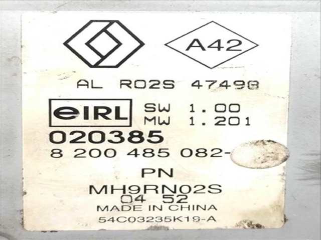 Foto 3ª: Sistema Audio Radio CD Renault Megane 1.9 DCI COUPE II COUPE-CABRIOLET EM0/1_) (2003)