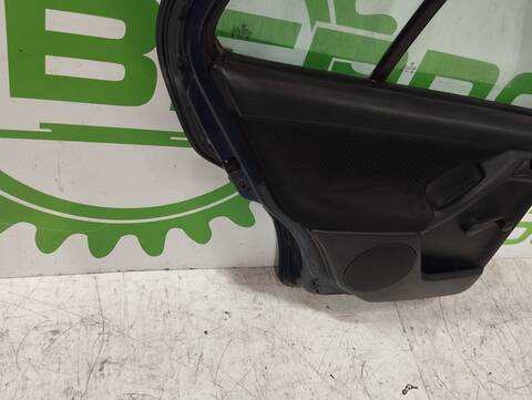 Foto 3ª: Puerta Trasera Izquierda Volkswagen Golf 1.9 DIESEL BERLINA 64CV 47KW [AEY] (1996)