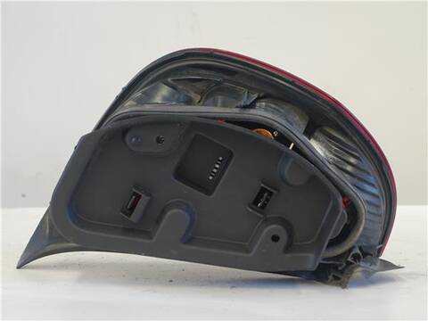 Foto 2ª: Piloto Trasero Derecho Citroen C5 2.0 HDI DCRHZB DCRHZE) BERLINA 109CV 80KW [RHZ (DW10ATED)] (2004)