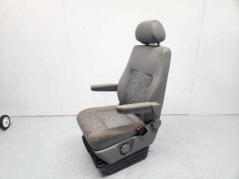 Foto 4ª: Asiento Delantero Derecho Volkswagen Transporter T5 COMBI FURGONETA TECHO MEDIO ELEVADO [AXD] (2005)