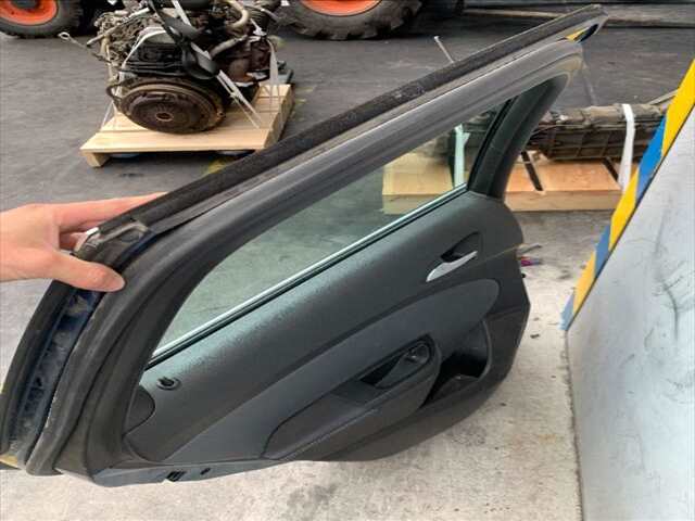 Foto 2ª: Puerta Trasera Izquierda Opel Astra 1.6 CDTI136CV 0CV [B16DTH] (2015)