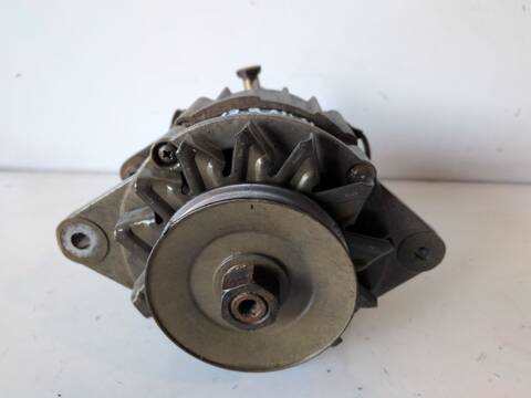 Foto 1ª: Alternador Nissan Patrol FAMILIAR W160) 110CV