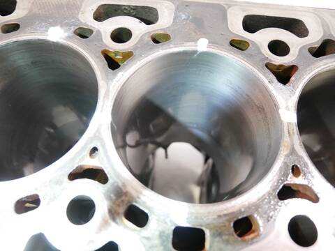 Bloque Motor Ford Transit 105 CV 77KW