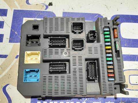 Foto 2ª: Caja Reles Fusibles Peugeot 207 1.4 16V VTI CAT 8FS - EP3) 95CV [KFVTU3A] (2007)