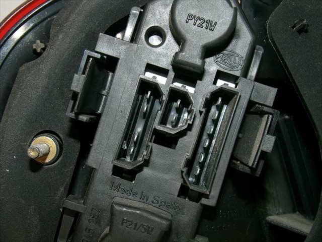 Foto 3ª: Piloto Trasero Derecho Seat Toledo 1.9 TDI 1999-2004 [ASV] (2003)