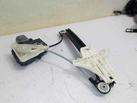 Foto 2ª: Elevalunas Manual Trasero Izquierdo Volkswagen Polo A-POLO 75CV [CHYB] (2014)