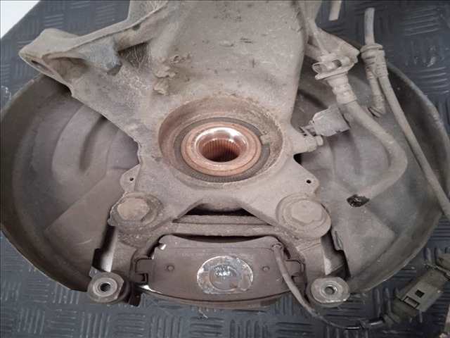 Foto 4ª: Mangueta Trasera Derecha Volkswagen Transporter 2.5 TDI 4X4 (2006)