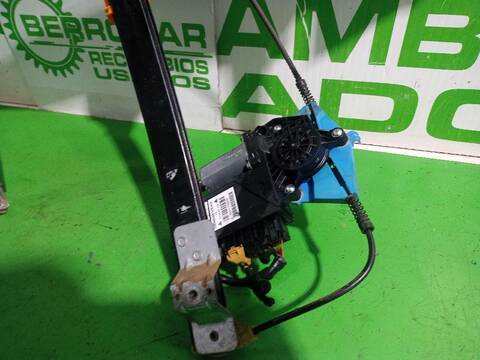 Foto 2ª: Elevalunas Manual Trasero Derecho Audi A4 2.5 TDI 120KW) 163CV (2000)