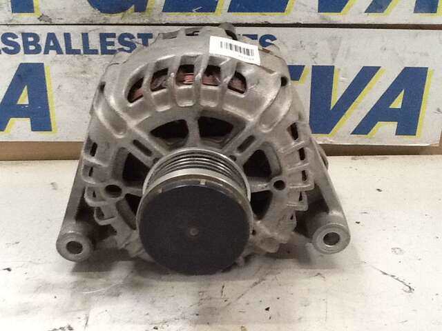 Foto 1ª: Alternador Opel Corsa 1.4 G 0CV [A14XER] (2013)