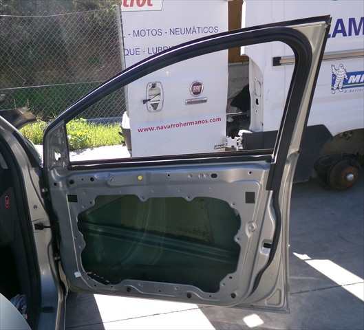 Foto 2ª: Puerta Delantera Derecha Ford Focus 1.6 TDCI SEDAN, 2008-2011 [G8DB] (2010)