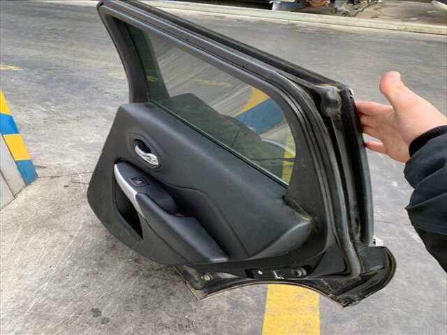 Foto 2ª: Puerta Trasera Derecha Jeep Cherokee 2.2 CRDI200CV [LAU61 (EBV)] (2018)