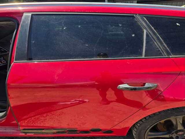 Foto 1ª: Puerta Trasera Izquierda Seat Leon STYLE 150CV 110KW (2014)