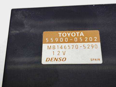 Foto 4ª: Mando Climatizador Toyota Avensis 2.2 D-4D EXECUTIVE BERLINA 5-PTAS.) 150CV 110KW [2AD] (2006)