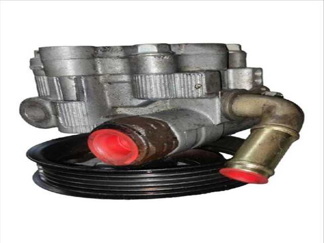 Bomba de Direccion Toyota Corolla 2.0 D-4D CUR10_ CUR10R)