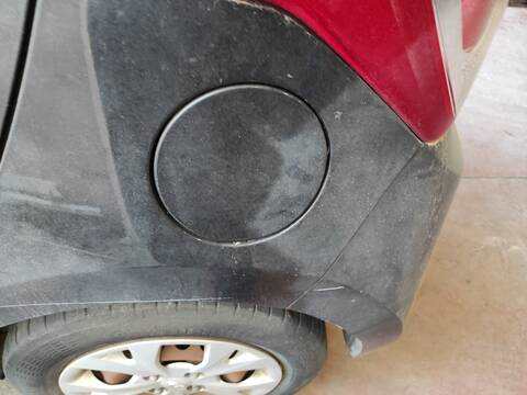 Foto 1ª: Tapa Exterior Combustible Hyundai i10 G4LA (2014)