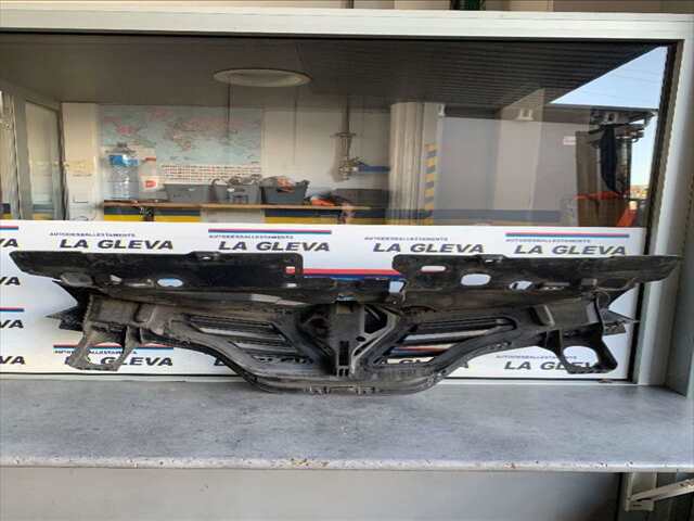 Foto 3ª: Rejilla Delantera Renault Captur 1.5 DCI90CV [K9K 629] (2017)