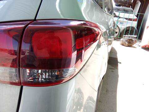 Piloto Trasero Derecho Kia Carens 1.7 CRDI 116CV 85KW