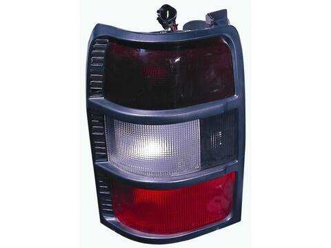 Piloto Trasero Derecho Mitsubishi Montero 132KW