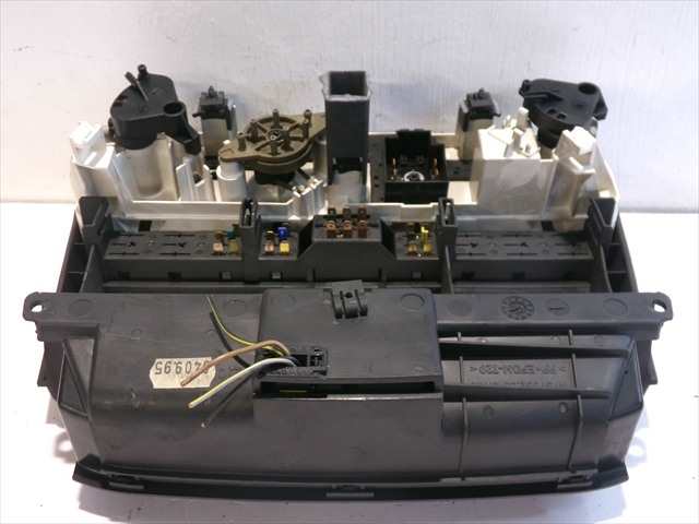 Foto 4ª: Mando Calefacción A. A. Opel Omega 2.5 TD 1994-2003 [25DT] (1995)